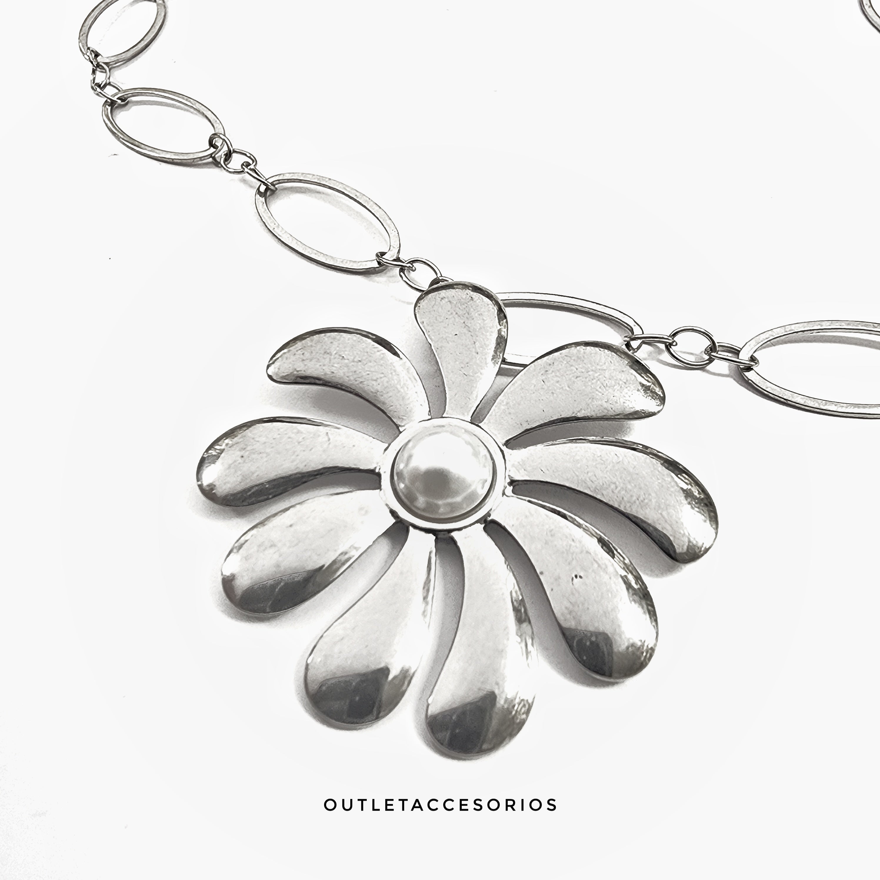 Collar flor agatha