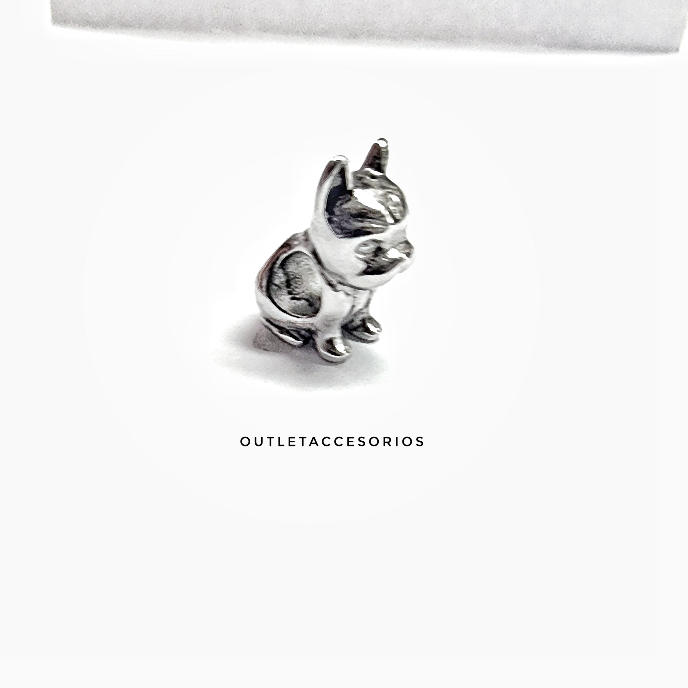 Charms Buldog Plateado