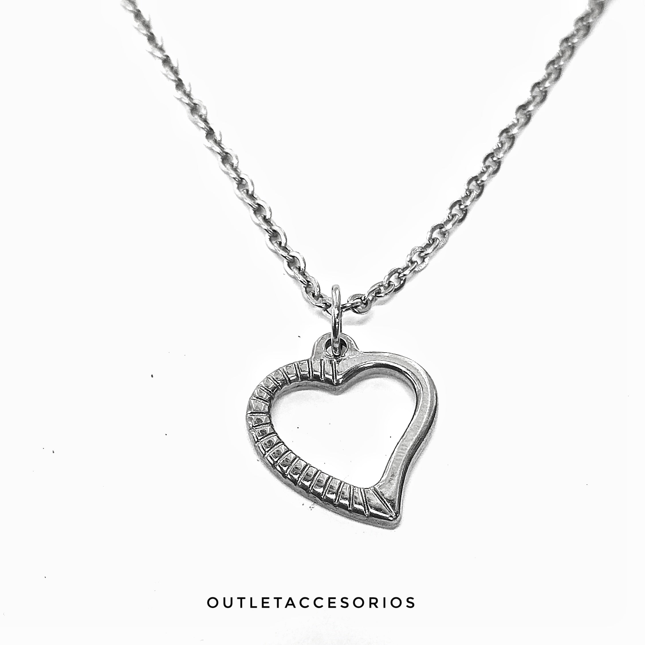Collar silueta corazon