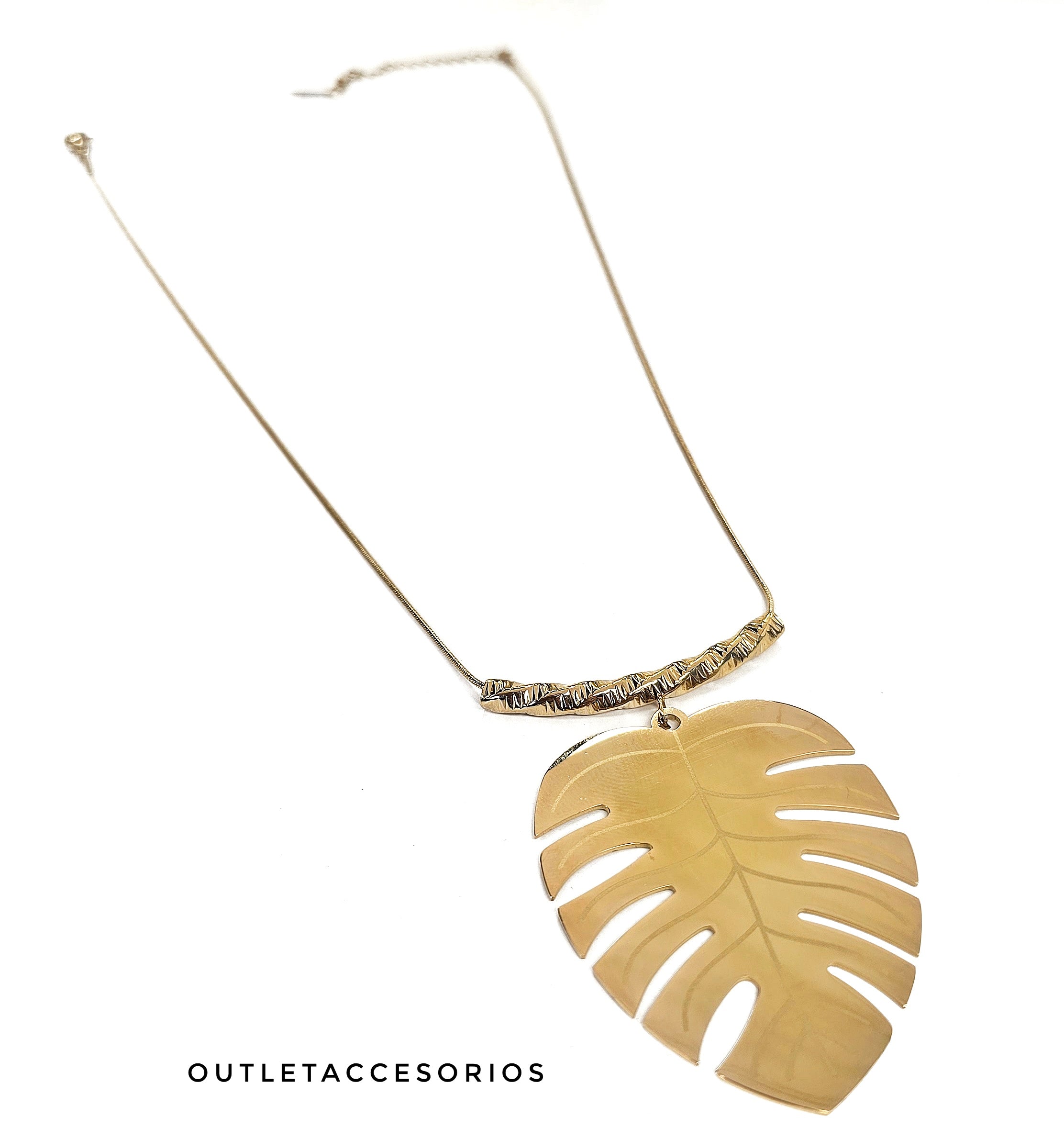 Collar monstera