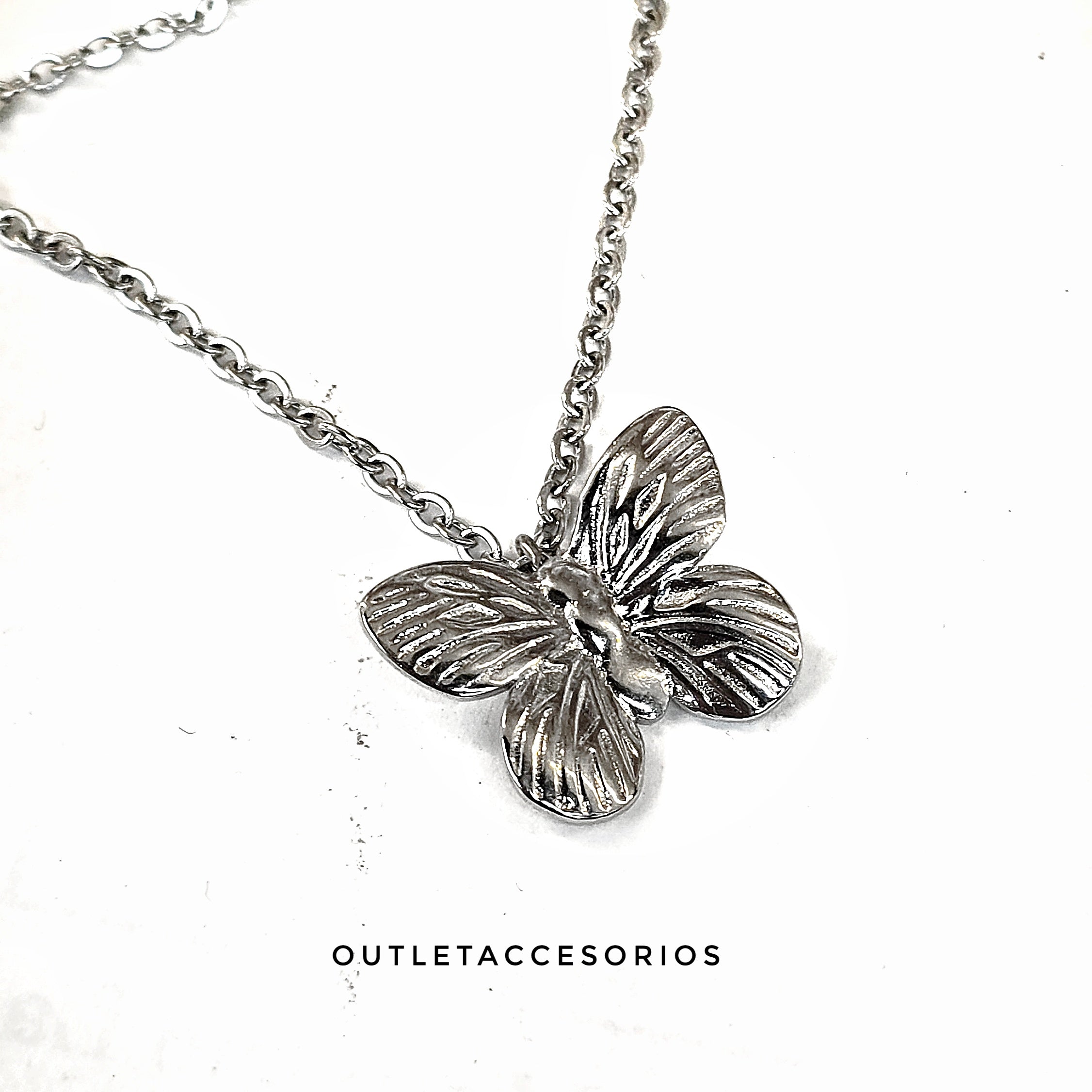 Collar mariposa