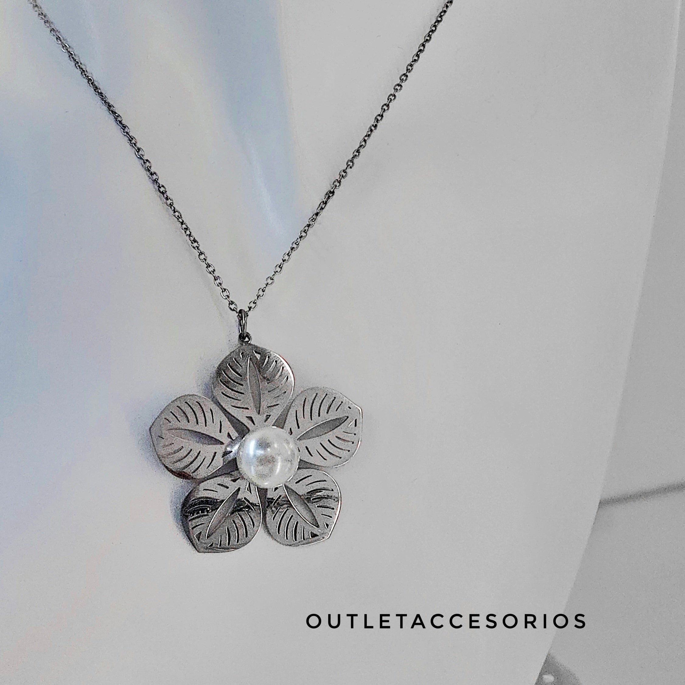 Collar flor perla