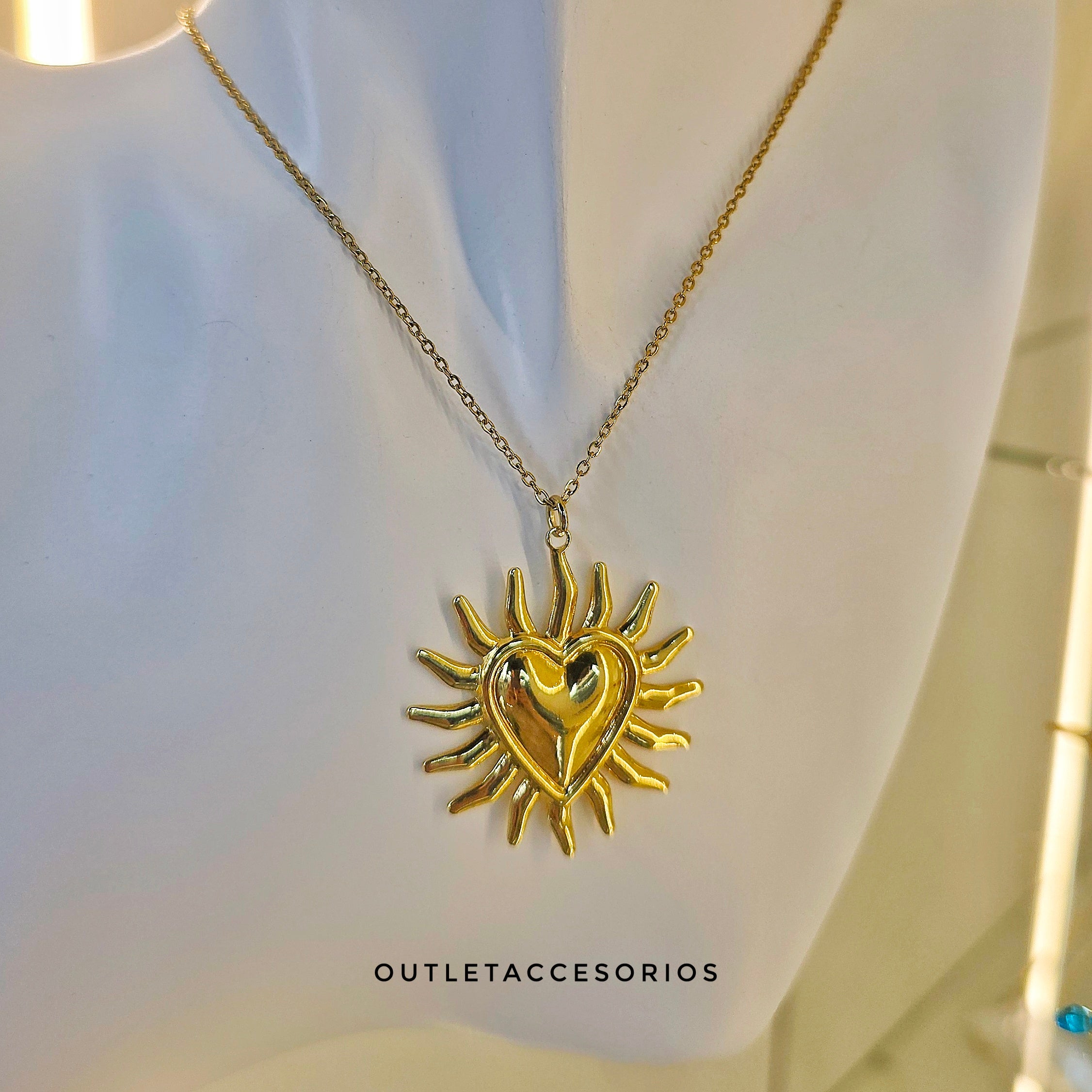 Collar corazon llamas